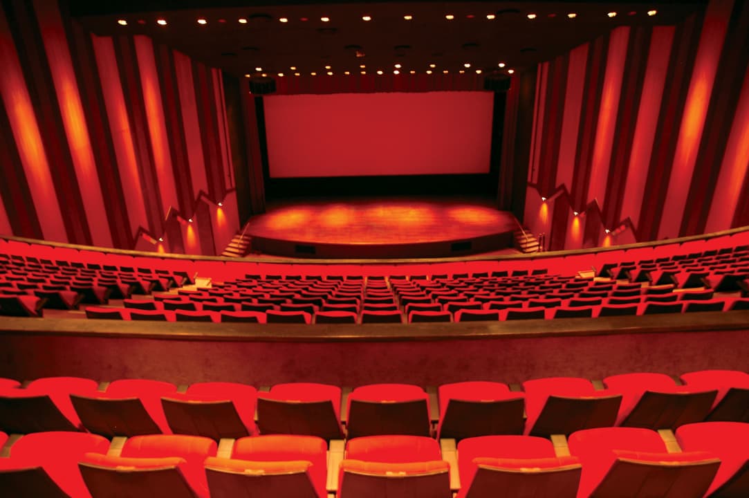 Théâtre National Mohammed V avec scène et fauteuils rouges
